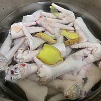 巨好吃的排骨焖鸡爪的做法图解3