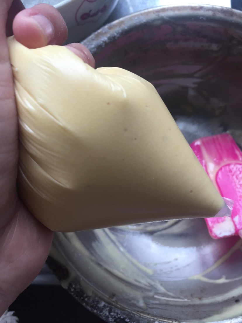 蛋黄饼干～儿时零食的做法图解8