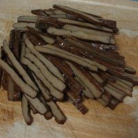 肉丝拌香干的做法图解1