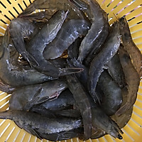 油爆虾的做法图解1