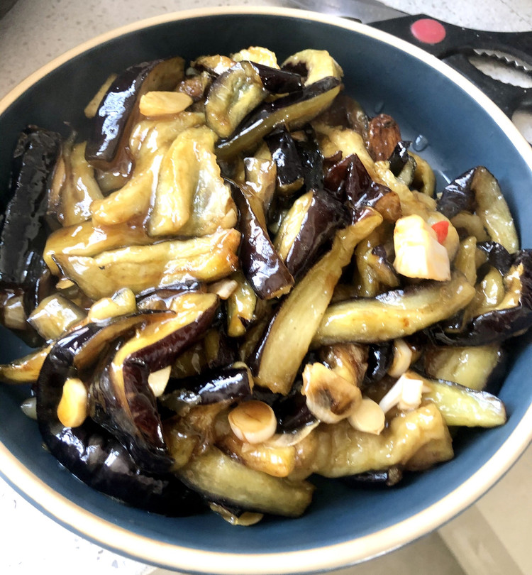 酱爆茄子，下饭神菜。的做法