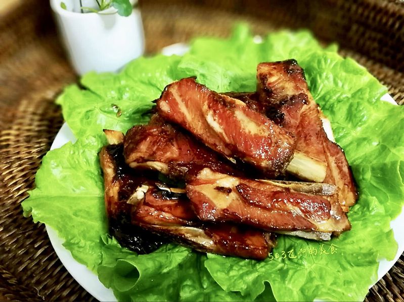 Grilled pork ribs