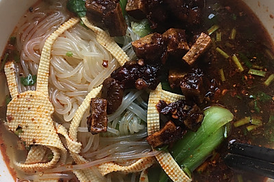家庭版麻辣米线