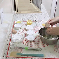 8寸戚风的做法图解1