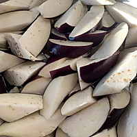 鱼香茄子的做法图解1