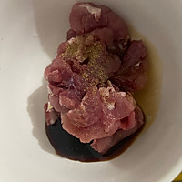 土豆丝炒肉的做法图解1