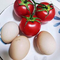 零基础也能快速上手的开胃经典下饭菜——西红柿炒鸡蛋的做法图解1