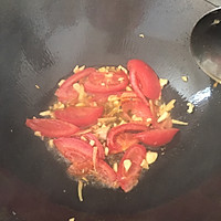 快手靓汤—西红柿杏鲍菇肉片汤的做法图解3