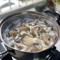 #金龙鱼橄榄油调和油520美食菜谱#凉拌平菇的做法图解2