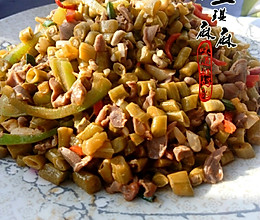 酸豆角炒鸡胗