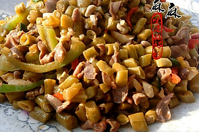 酸豆角炒鸡胗