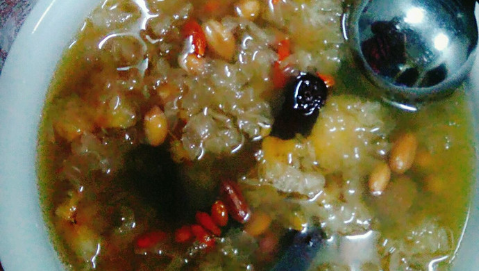 红枣银耳莲子羹