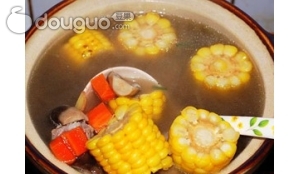 胡萝卜玉米牛蒡汤