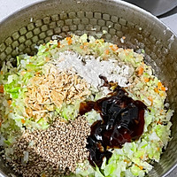 包菜馅调制的做法图解3