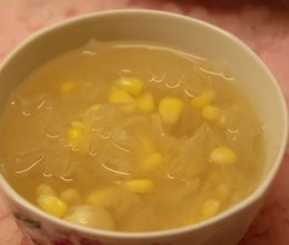 莲子玉米炖银耳的做法