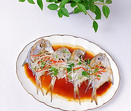 清蒸鲳鱼｜鲜美可口｜丰富餐桌味的做法