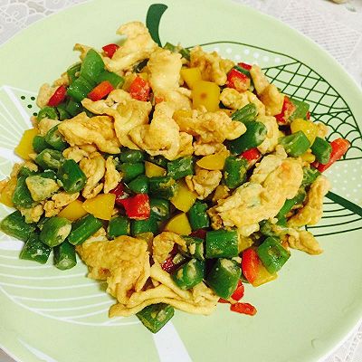 清新彩椒粒四季豆炒鸡蛋