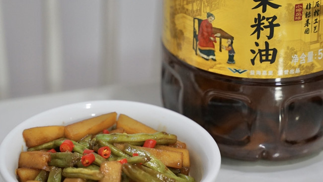 #灿烂的花园 寻味外婆乡# 土豆炖豆角的做法