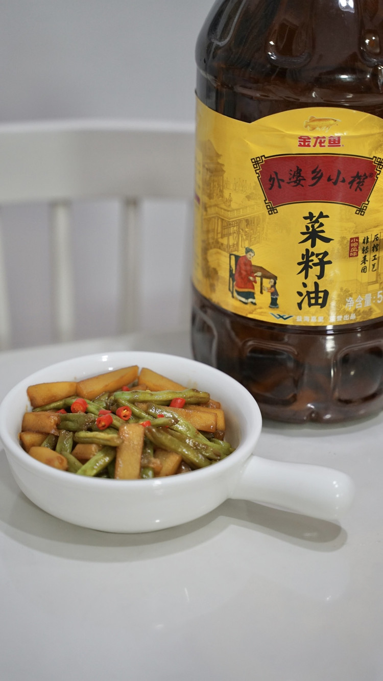 土豆炖豆角的做法
