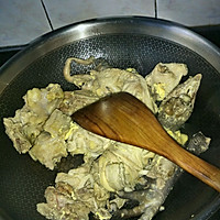 “月子鸡”～红菇米酒鸡汤*天然食材的传统做法*的做法图解3