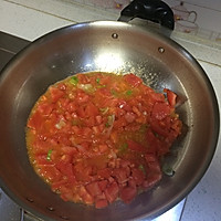 西红柿汤面的做法图解2