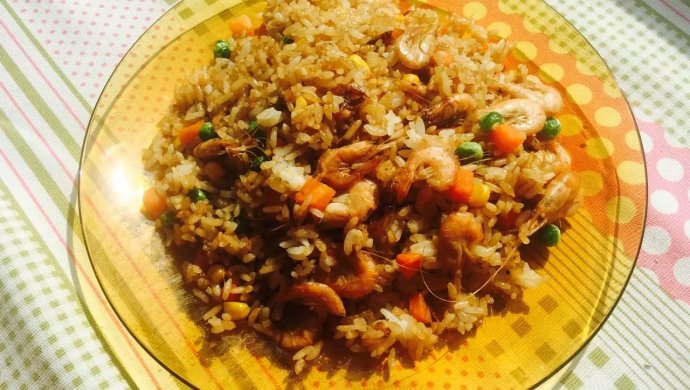 扛打主食～小河虾炒饭