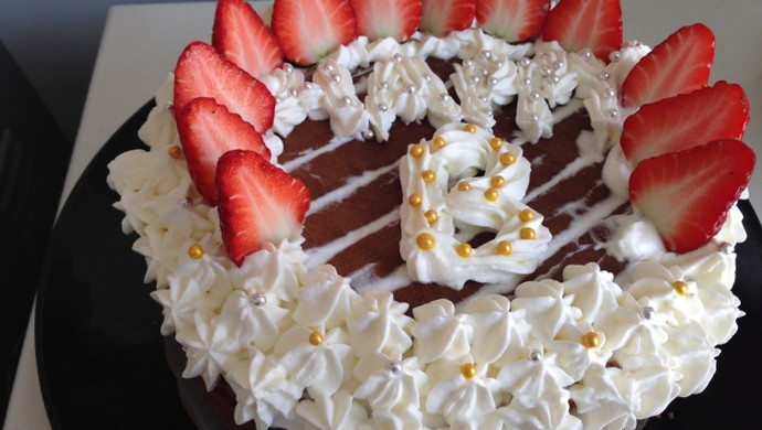 巧克力草莓生日蛋糕（戚风蛋糕坯）