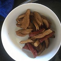 银耳莲子雪梨糖水的做法图解5