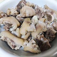 卤猪蹄&排骨的做法图解1