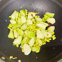 丝瓜烧毛豆的做法图解4