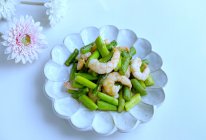 芦笋炒虾仁的做法
