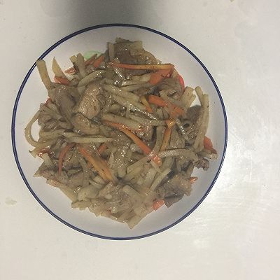 白萝卜炒肉片