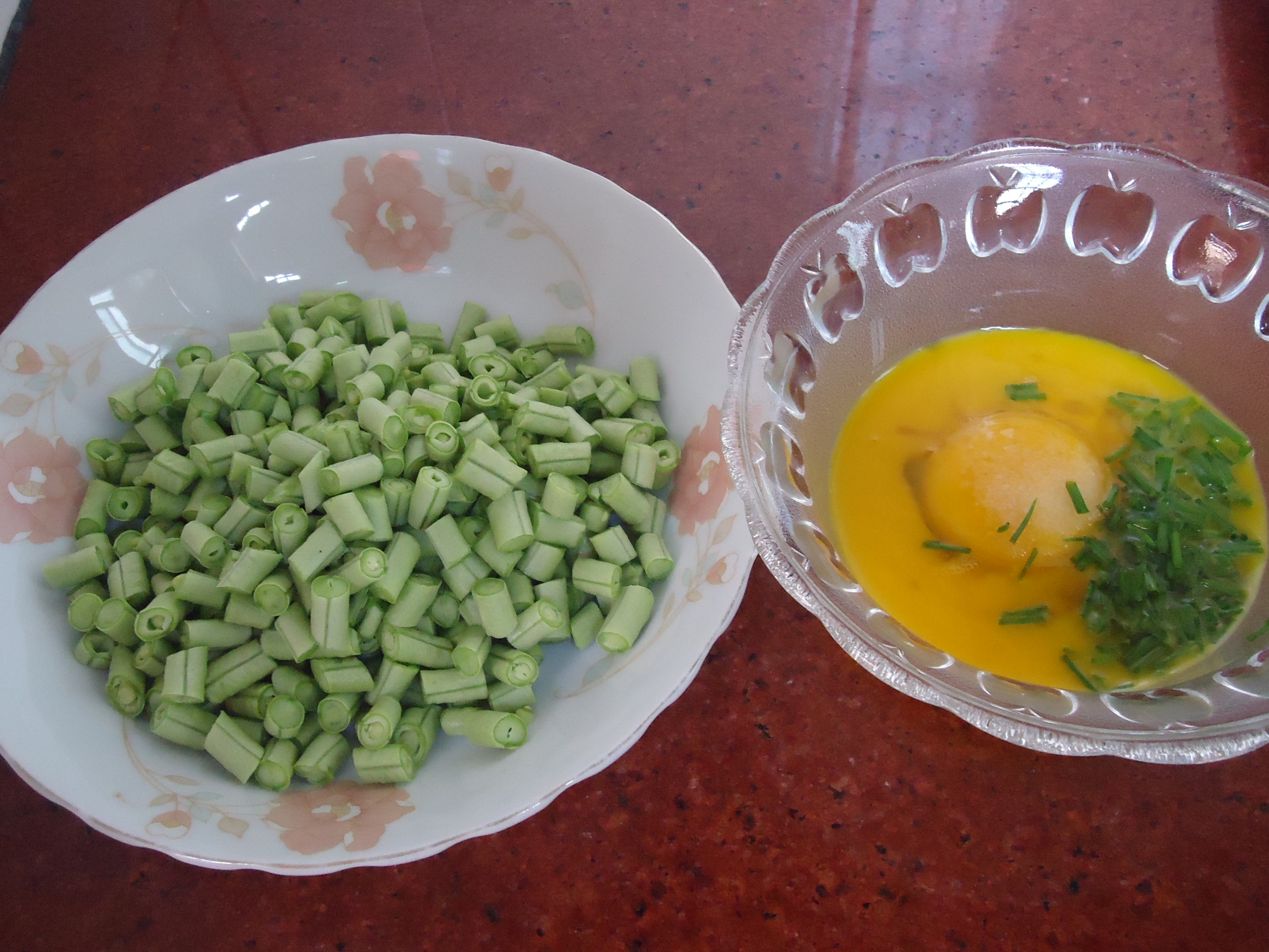 蛋黄煎豆角怎么做_蛋黄煎豆角的做法_sourcehe_豆果美食