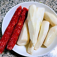 #福气年夜菜#茭白炒腊肠的做法图解1