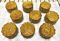 莲蓉蛋黄月饼的做法