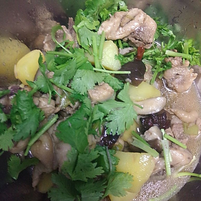 香菇土豆炖鸡腿
