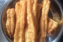家庭牛奶鸡蛋油条的做法