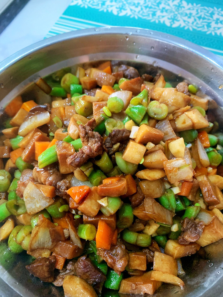 多彩牛肉粒的做法