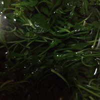 荠菜猪肉大馄饨的做法图解2