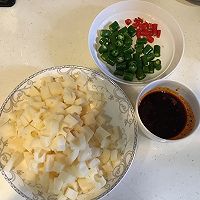 辣炒藕丁的做法图解1