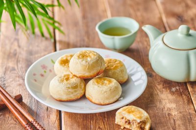 咸鲜酥脆的鲜肉月饼，一口锅就能搞定