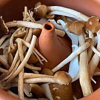 菌菇汽锅鸡～汤鲜味美的做法图解2
