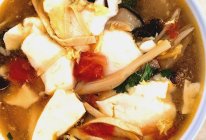 低卡减脂汤鲜味美的番茄豆腐杂菜汤的做法