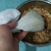 酸菜猪肉水饺的做法图解5