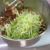 羊肉西葫芦饺子的做法图解5