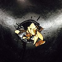 香菇虾米炒肉皮的做法图解3