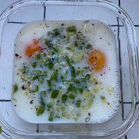 #未来航天员-健康吃蛋#香葱火腿芝士蛋奶烤馒头丁的做法图解5