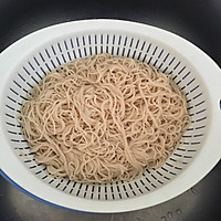 XO酱海鲜炒面的做法图解2