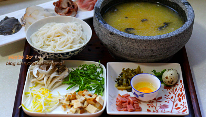 经典云南美食【过桥米线】最完整版的家庭米线制作法门