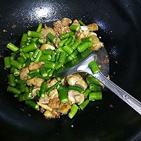 干煸鸡腿的做法图解5